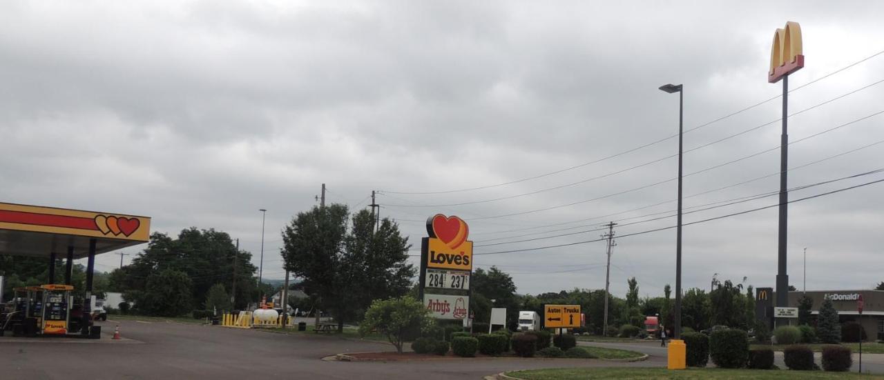 Super 8 By Wyndham Mifflinville Near Bloomsburg Exterior photo