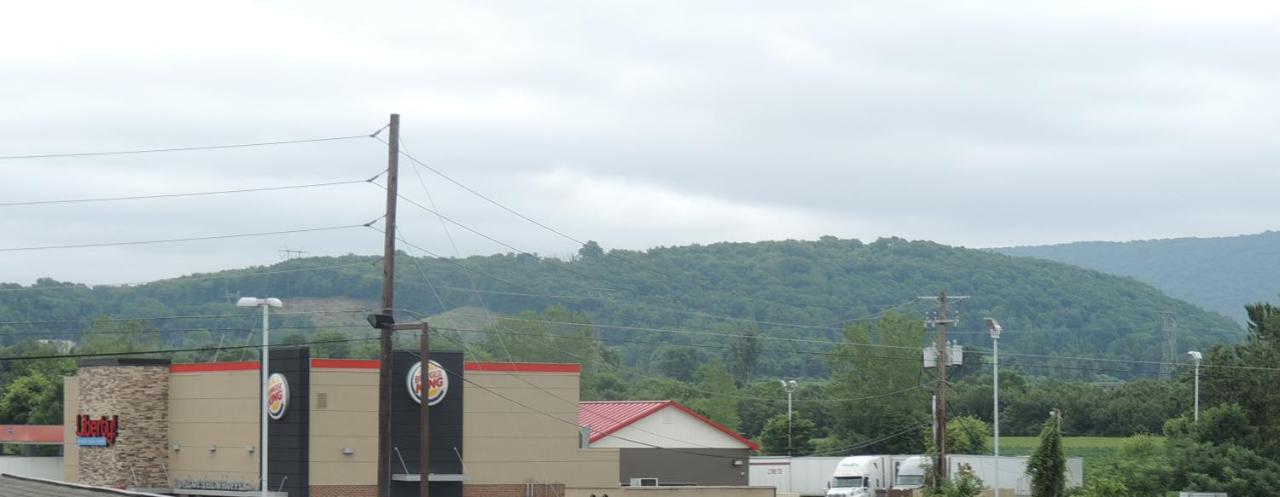 Super 8 By Wyndham Mifflinville Near Bloomsburg Exterior photo