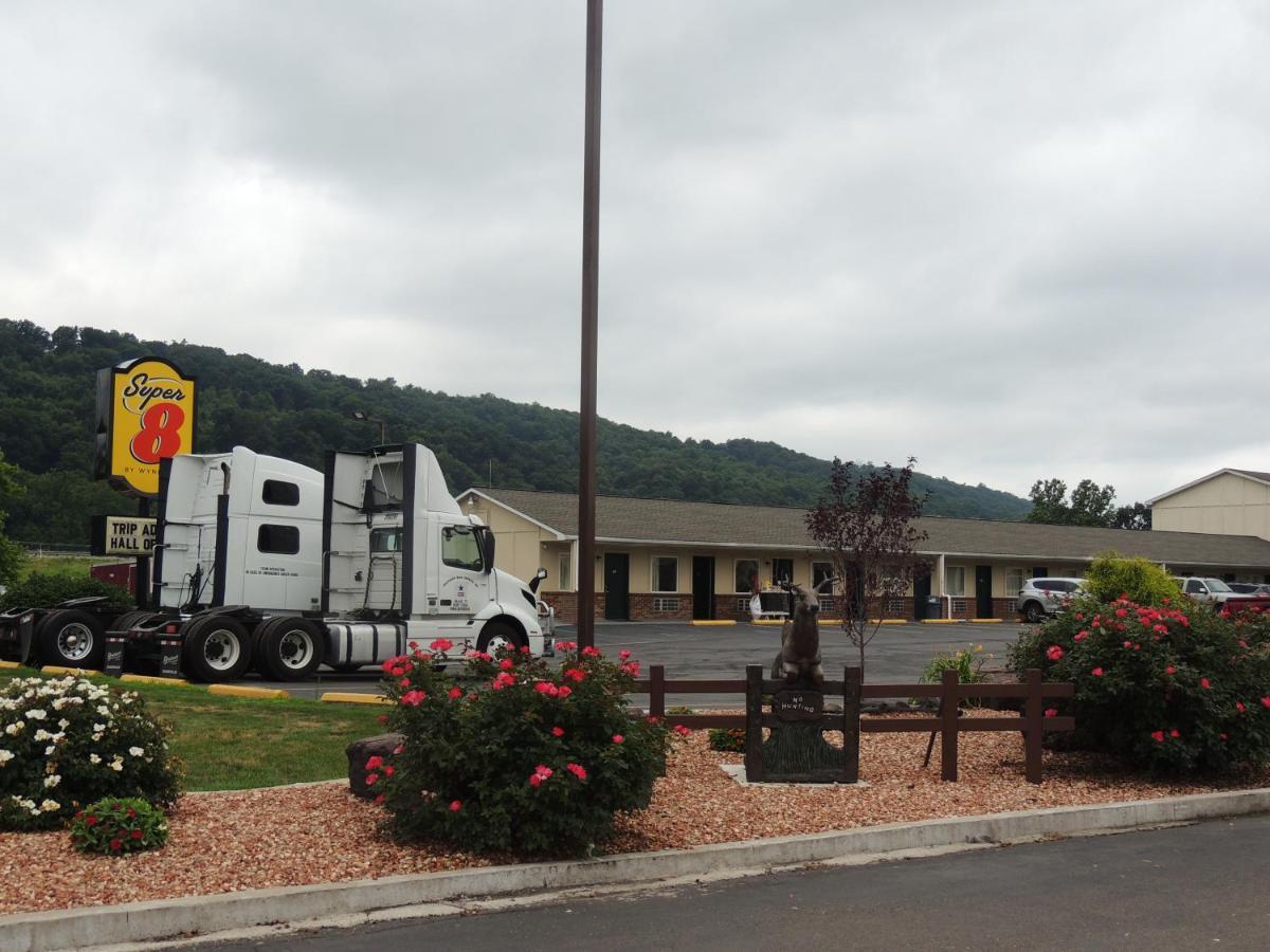 Super 8 By Wyndham Mifflinville Near Bloomsburg Exterior photo