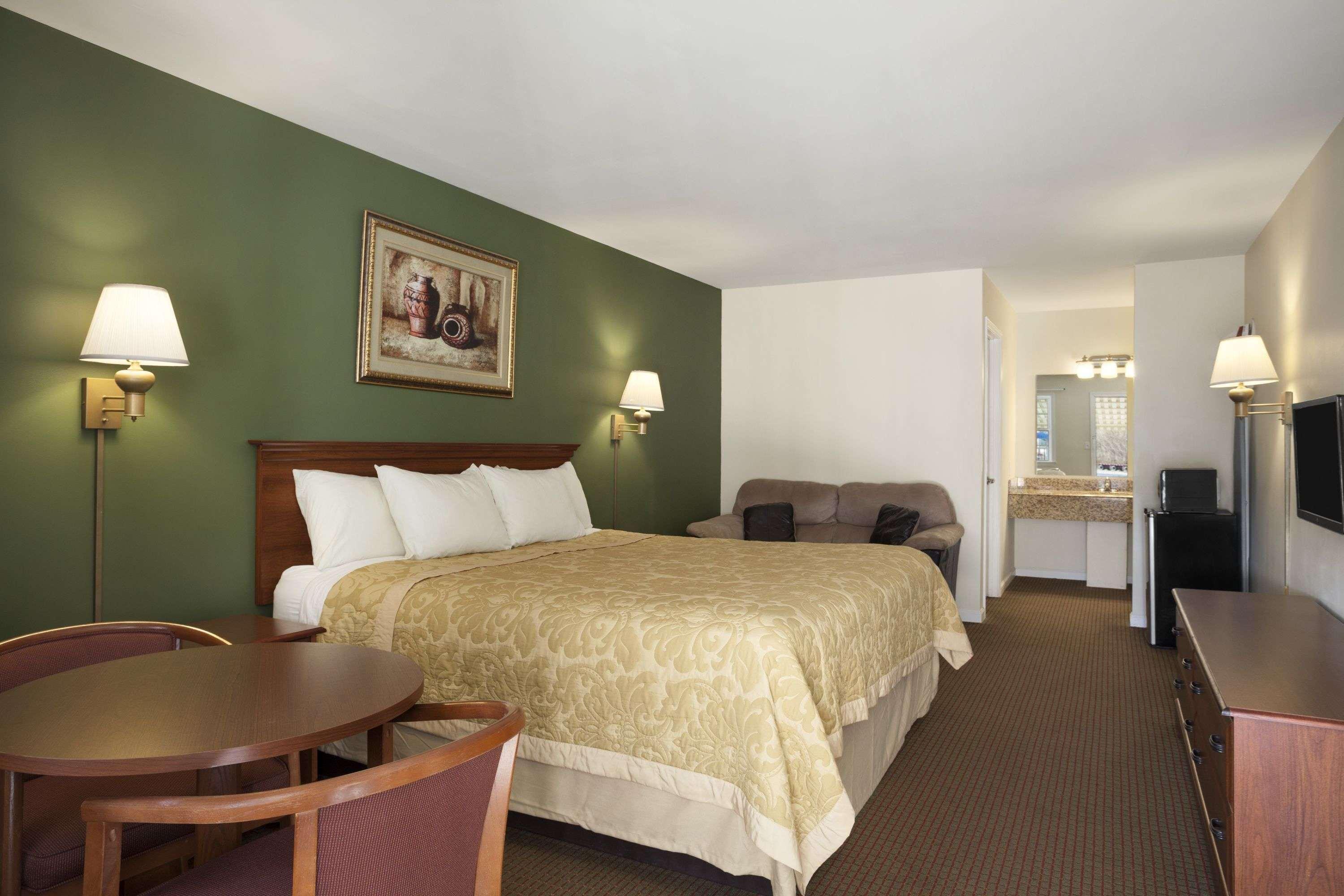 Super 8 By Wyndham Mifflinville Near Bloomsburg Exterior photo