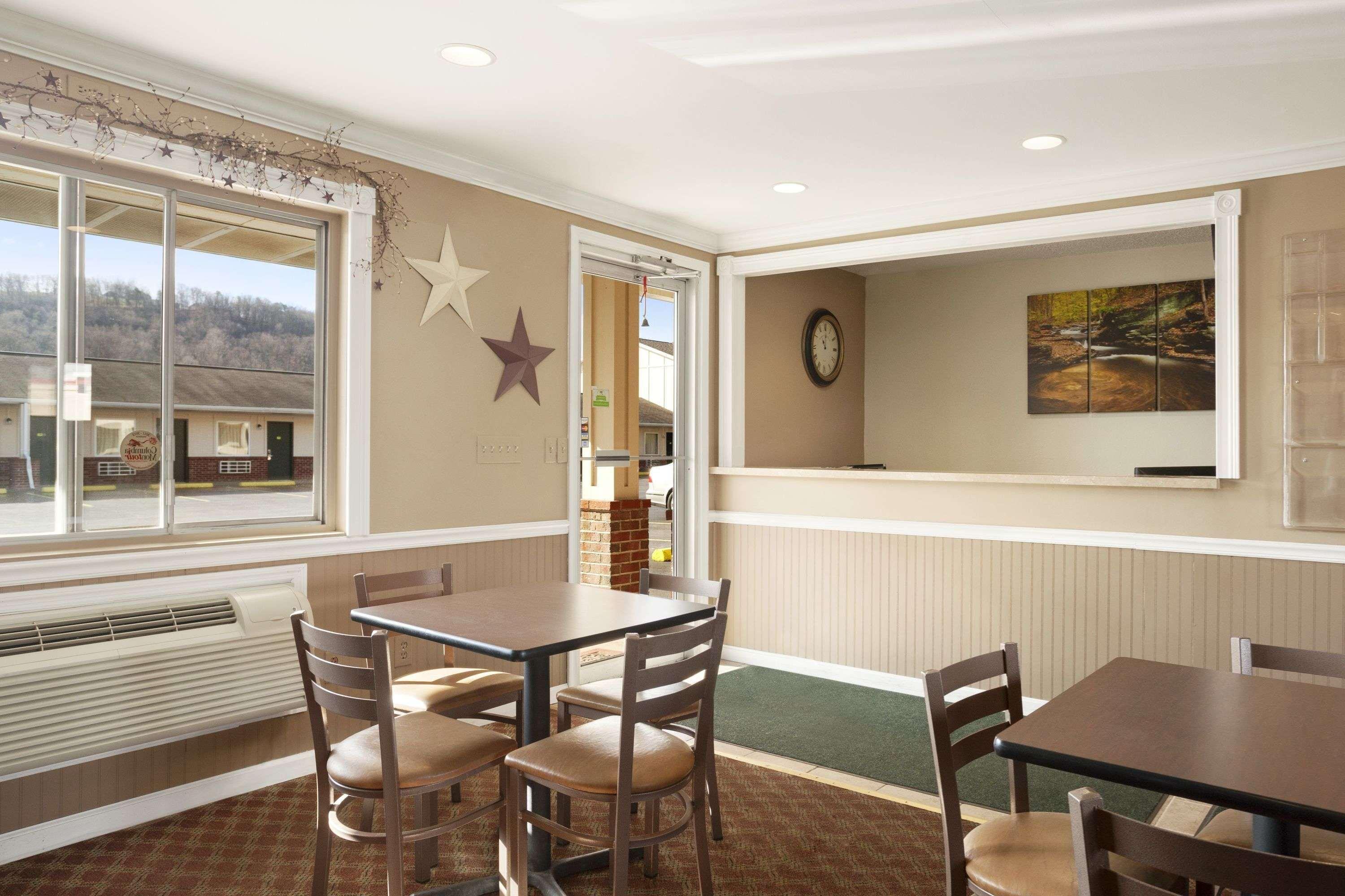 Super 8 By Wyndham Mifflinville Near Bloomsburg Exterior photo